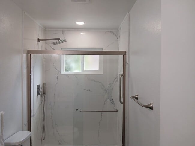 Building Photo - 400 Mokelumne Dr