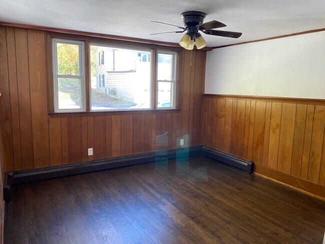 Building Photo - 19 Chestnut St