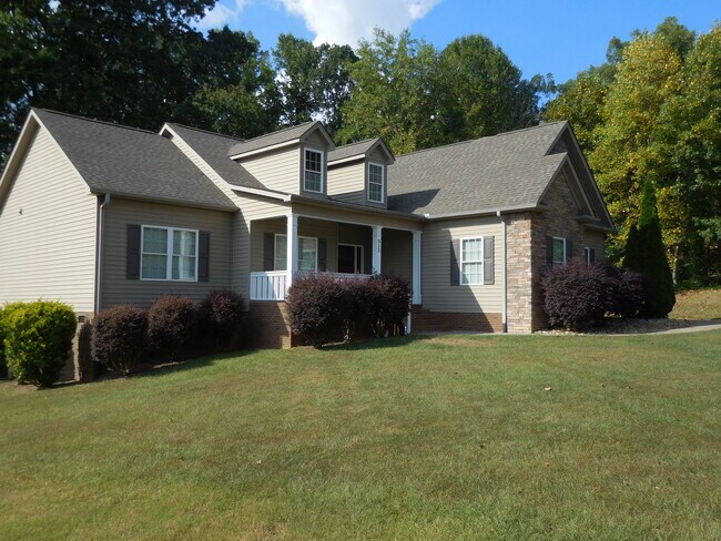 Building Photo - 313 Traynham Blvd