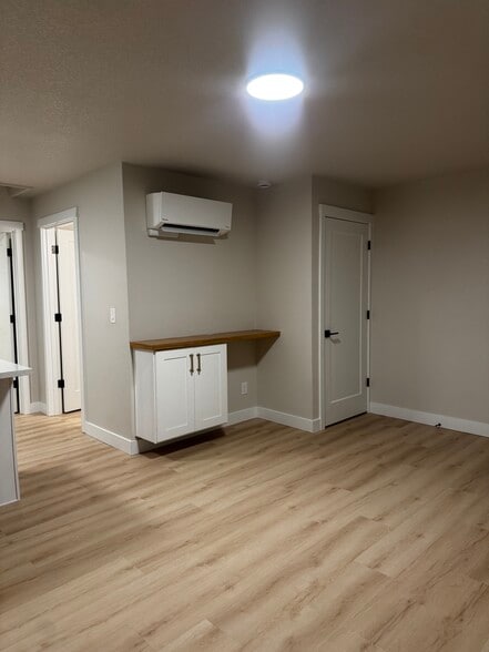 Building Photo - 7416 N Albina Ave