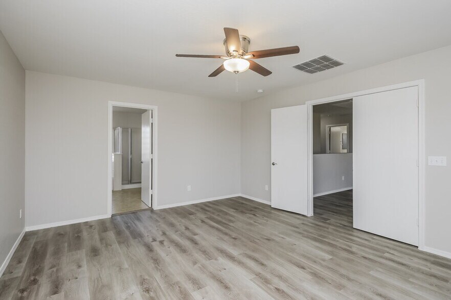 Building Photo - 30846 N Bramwell Ave