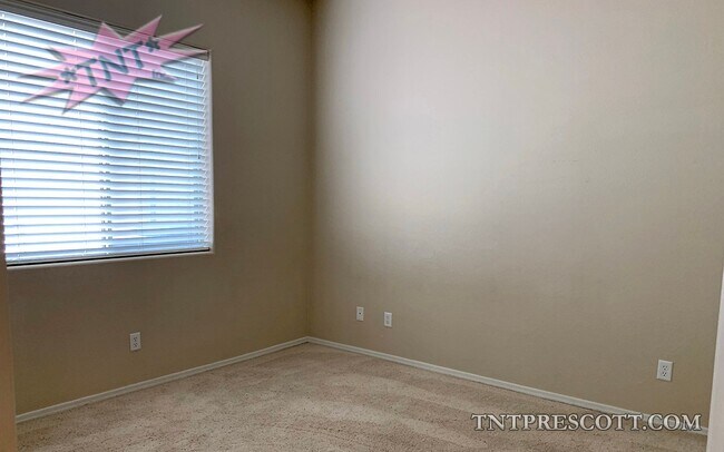 Building Photo - Home in Granville HOA