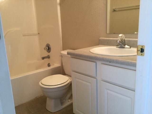 Building Photo - 12132 Roundtree Rd