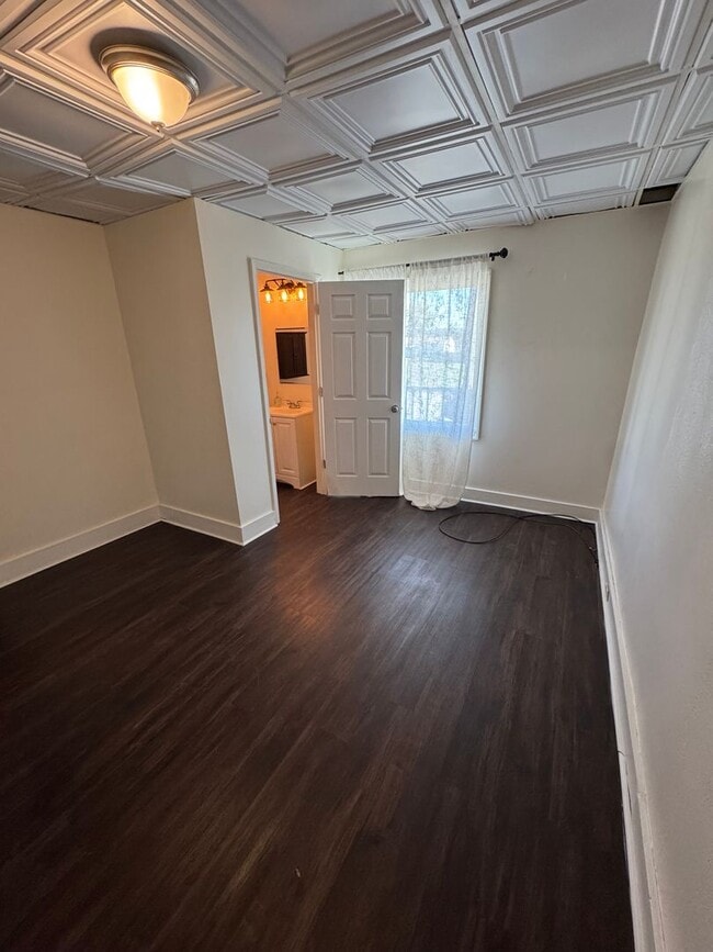 Building Photo - 3 Bedroom 1.5 Bath in Natrona Heights!