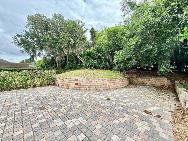 Building Photo - Large and Stunning 2700sqft Newly Renovated 3BR 3BTH!