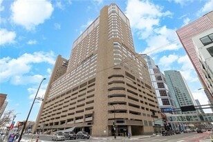 Building Photo - 433 S 7th St