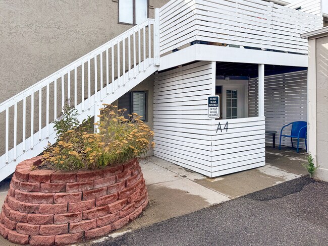 Building Photo - 8367 S Reed St