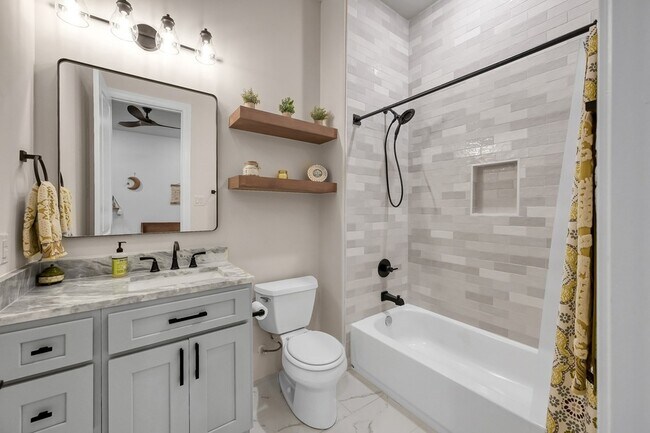 Building Photo - 15937 Stagecoach Rd