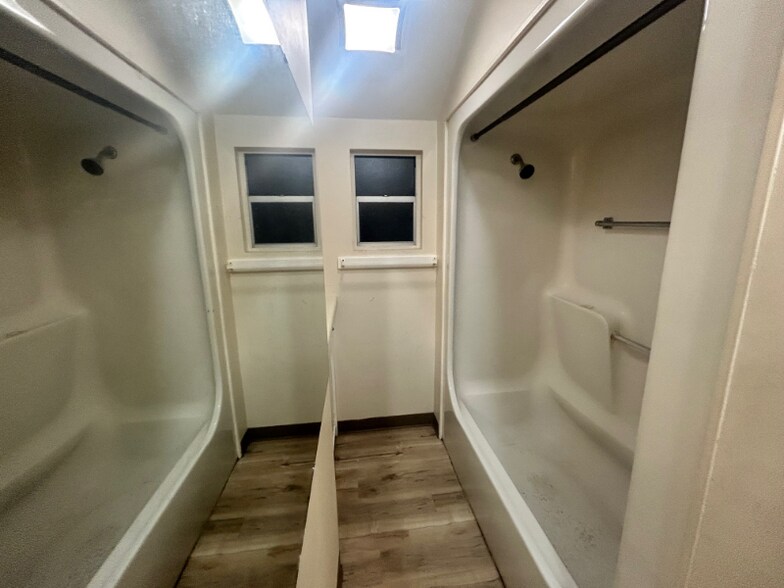 Building Photo - 2652 Merwyn Rd