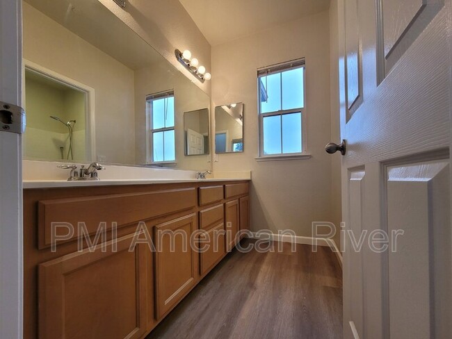 Building Photo - 8143 Crystal Walk Cir