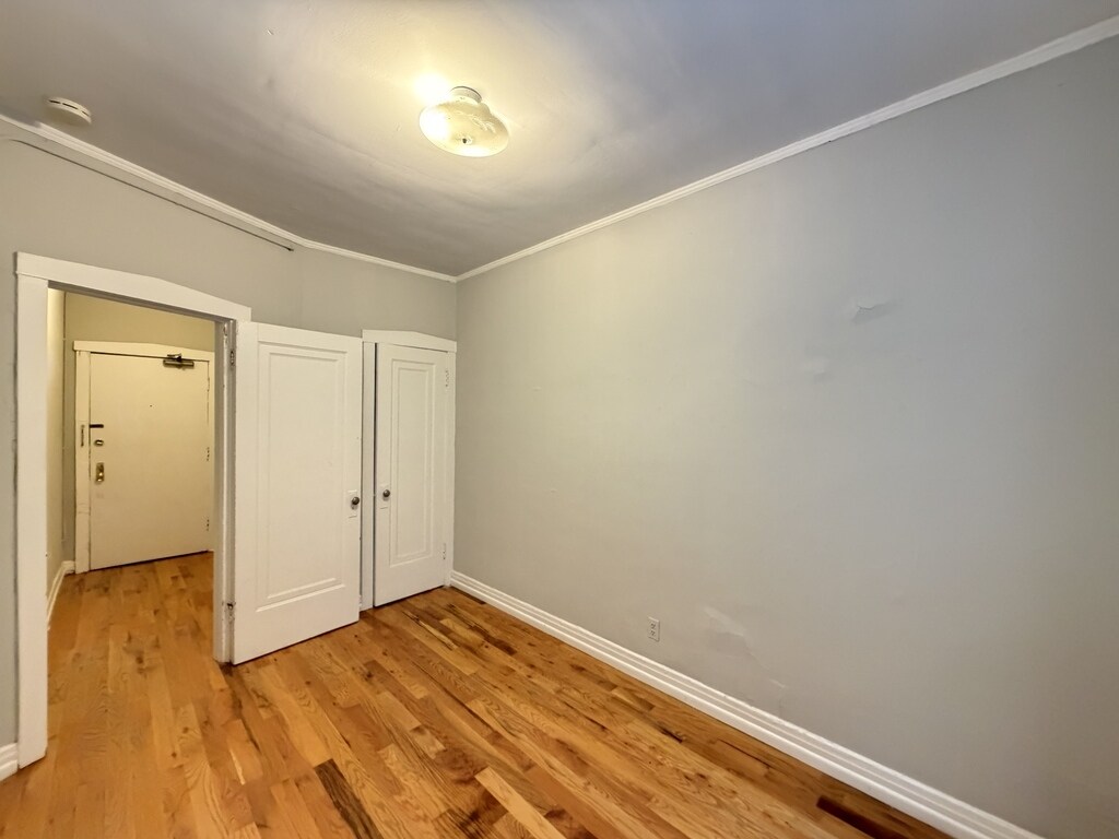 Building Photo - 457 W Melrose