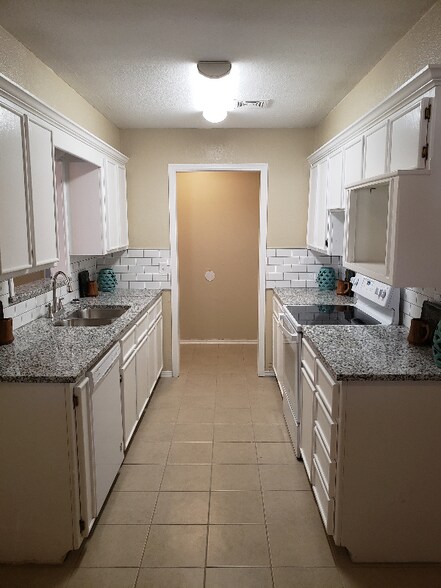 Building Photo - 4709 Princess Ln