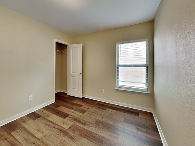 Building Photo - 1334 Barrel Dr