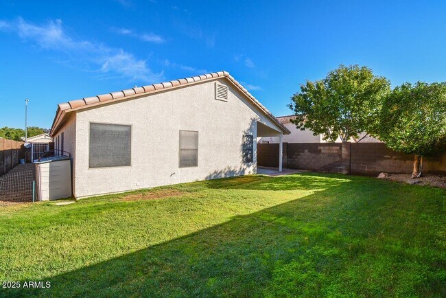 Building Photo - 9413 W Cinnabar Ave