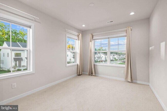 Building Photo - 401 HARTNUP St
