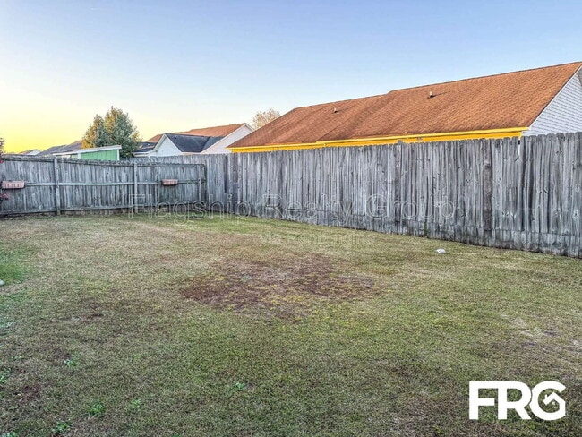 Building Photo - 1145 Nicklaus Dr