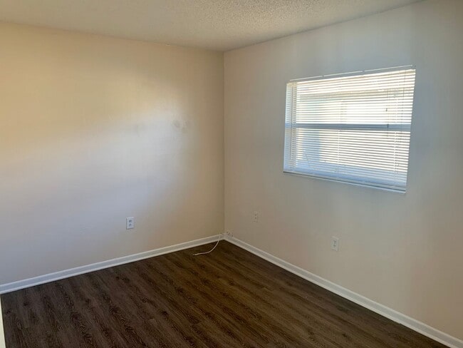 Building Photo - FANTASTIC LOCATION! 2 BEDROOM 1 BATH DUPLEX LOCATED IN PINELLAS PARK, FL.