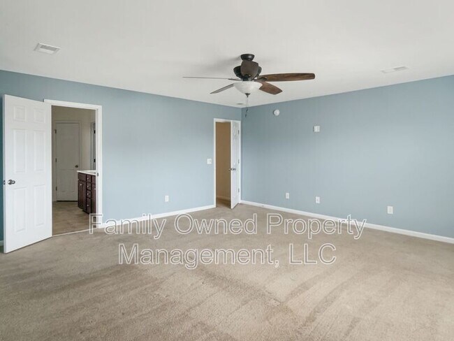 Building Photo - 159 Meadow Wood Rd