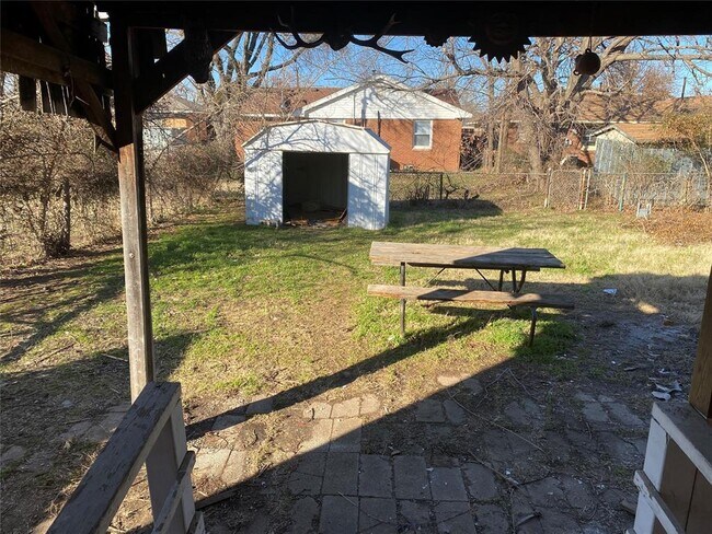 Building Photo - 3929 NW 18th St