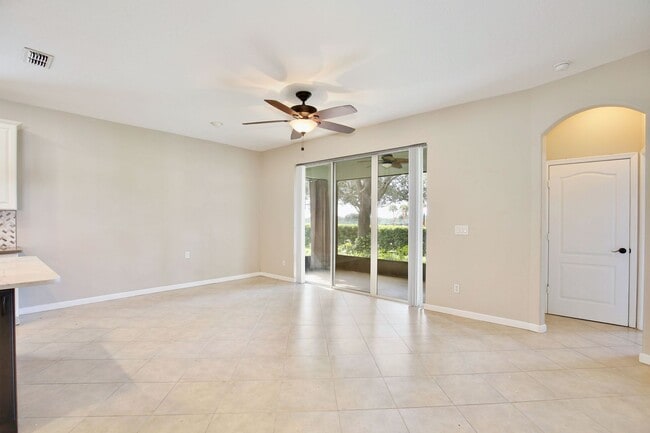 Building Photo - 15601 Bay Vista Dr