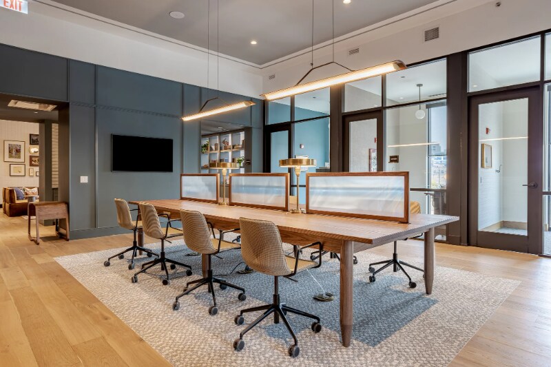 Building Photo - 123 N May St