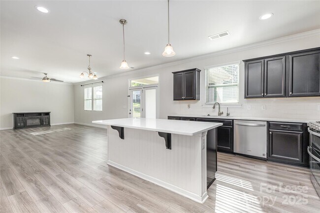 Building Photo - 17322 Carolina Hickory Dr