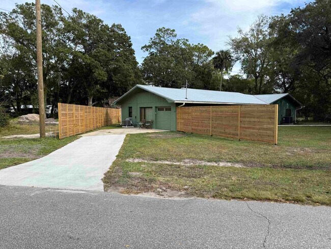 Building Photo - 381 Fortuna Ave