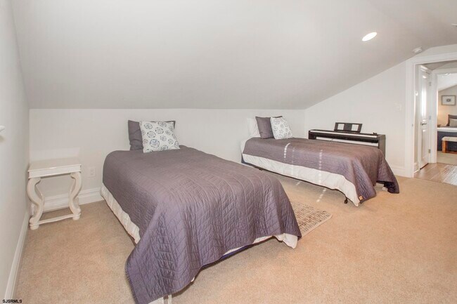 Building Photo - 8510 Fulton Ave