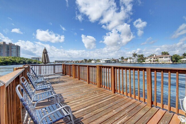 Building Photo - 3606 S Ocean Blvd