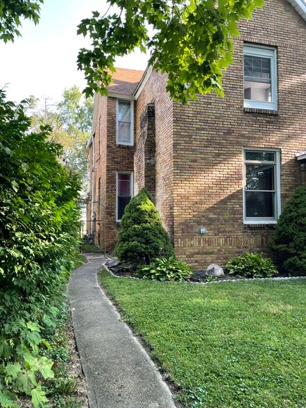 Building Photo - 816 W Ashland Ave