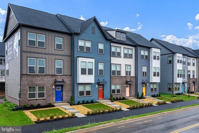 Building Photo - 233 MATILDA