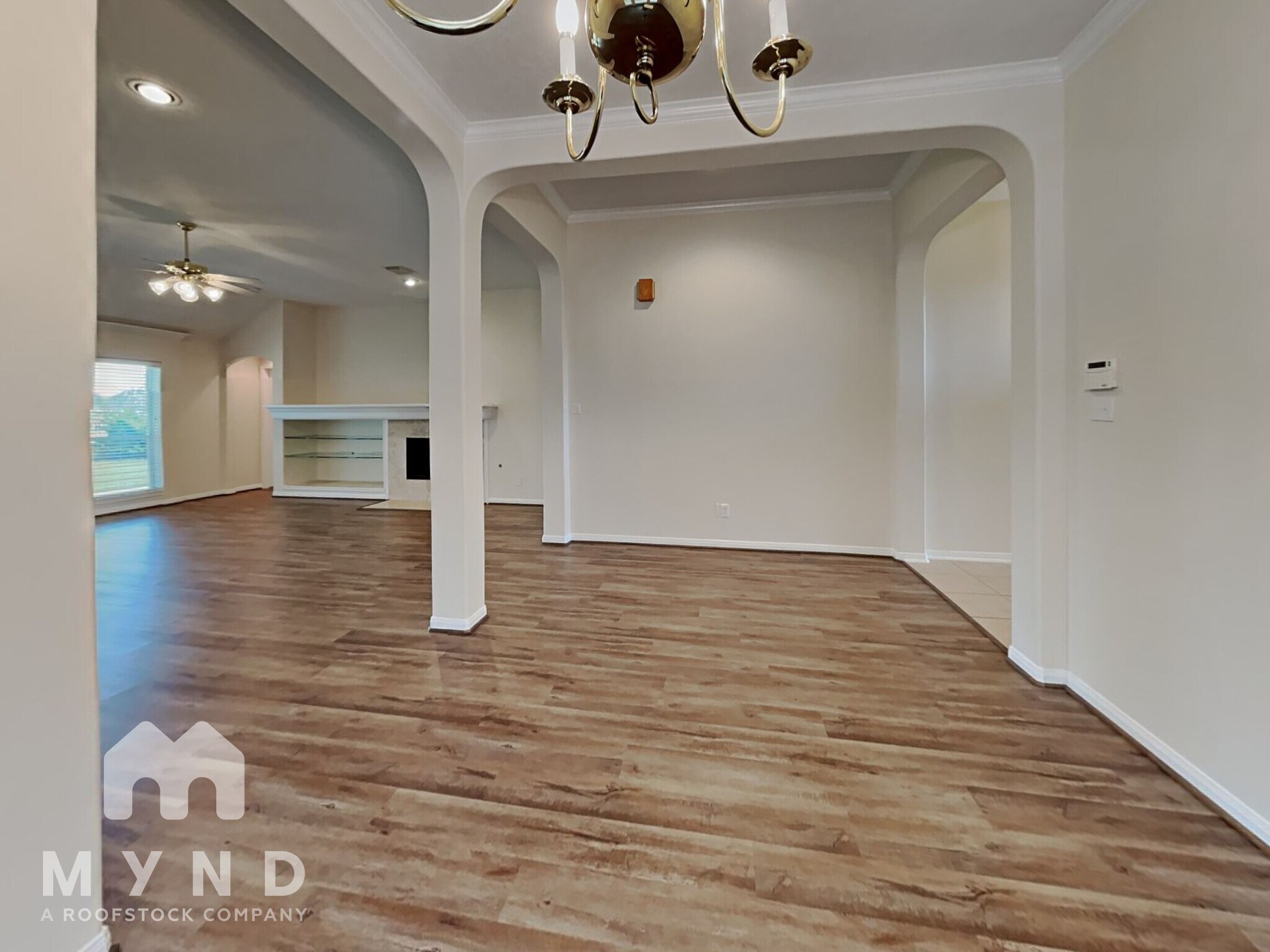 Building Photo - 1605 Garden Lakes Dr