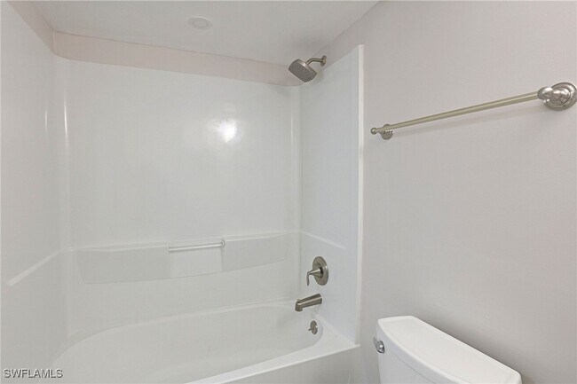 Building Photo - 5305 Summerlin Rd