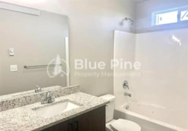 Building Photo - 5907 N Silver Fox Rd