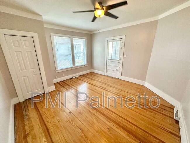 Building Photo - 2817 Columbia Ave