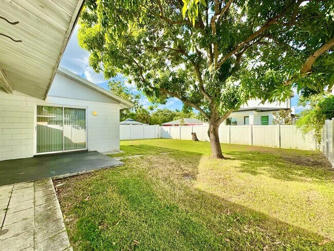 Building Photo - 4019 W Nassau St