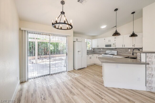 Building Photo - 1712 Pinion Mesa Ct