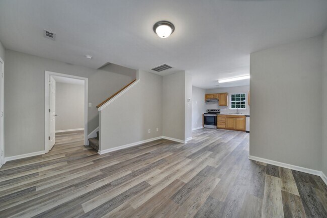 Building Photo - Lovely 4 Bed 2 Bath Home in Charlotte!