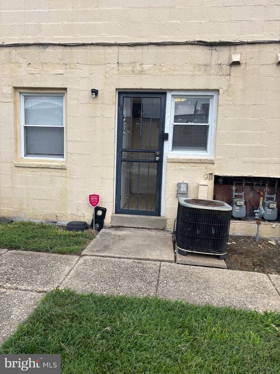 Building Photo - 2518 Iverson St