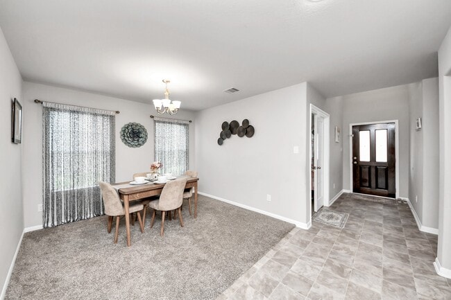 Building Photo - 2918 Silverhorn Ln