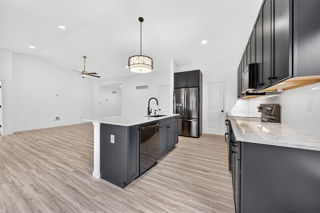 Building Photo - 203 Homestretch Ln