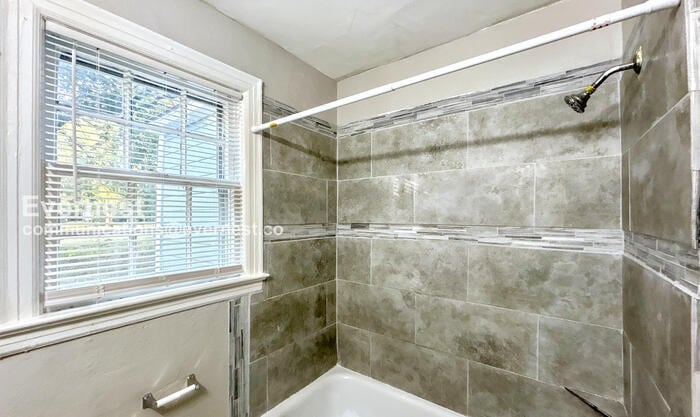 Building Photo - 761 Whitney Ave