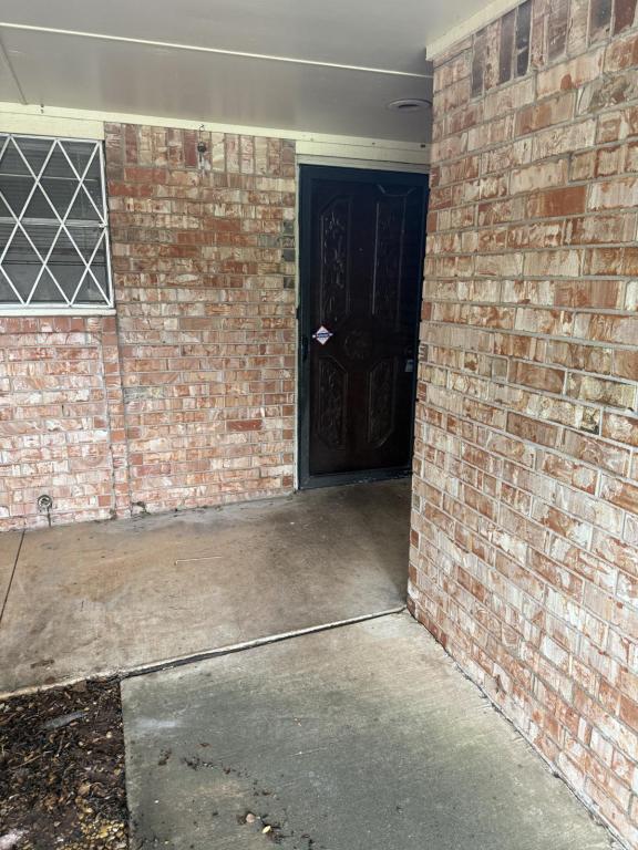 Building Photo - 6400 Galaxie Dr