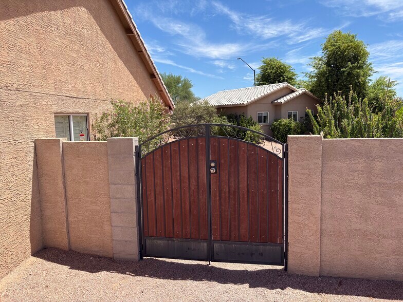 Building Photo - 4015 N 150th Ln