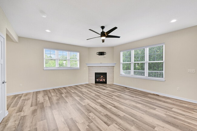 Building Photo - 2905 N 186th St