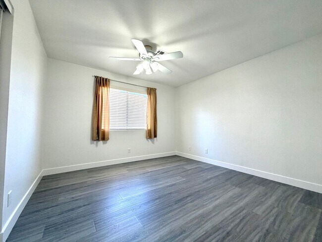 Building Photo - 9449 Amber Valley Ln