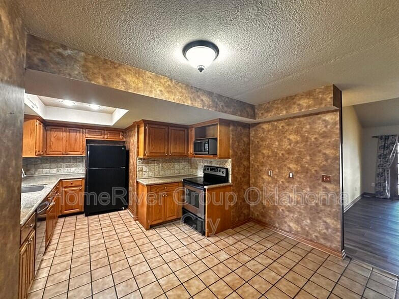 Building Photo - 1340 Chimney Hill Rd