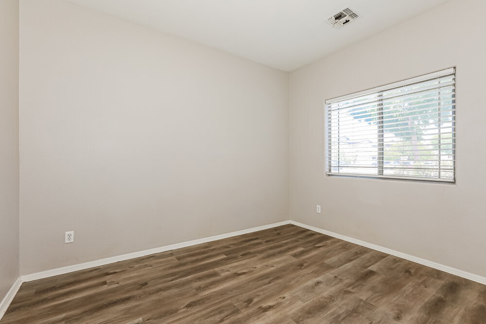 Building Photo - 1733 E Silversmith Trail