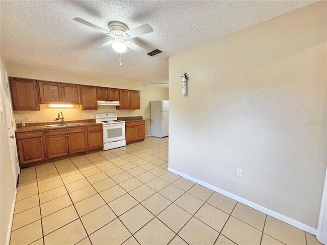 Building Photo - 2571 Elm Ave