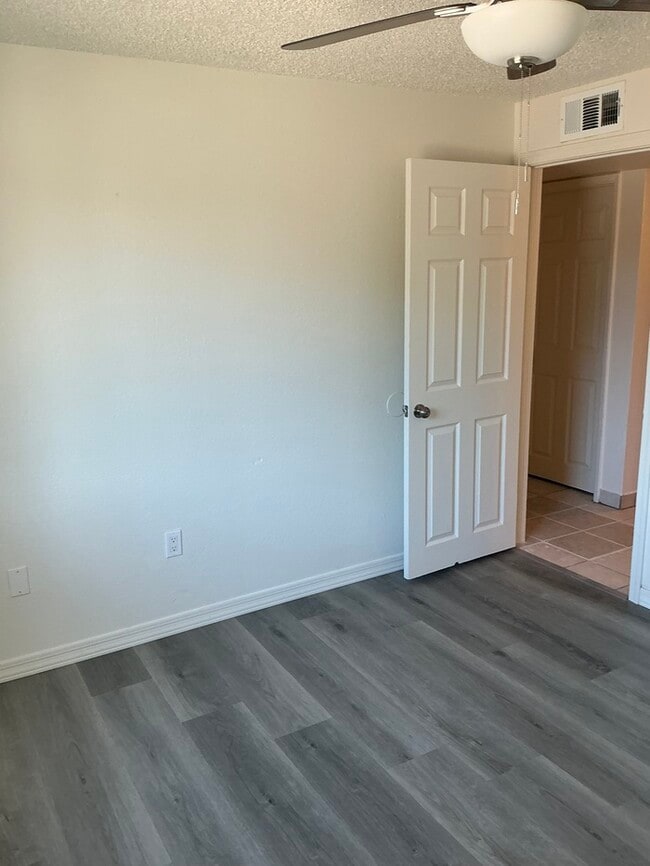 Building Photo - 1629 N 73rd Dr